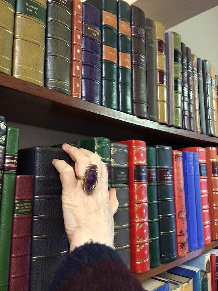 sallyevanz1's tweet image. like the ring?
genuine 1930's librarian's knuckleduster. 
gold wire and a huge chunk of jagged amethyst

we knew how to keep order in them days
#bookbinding