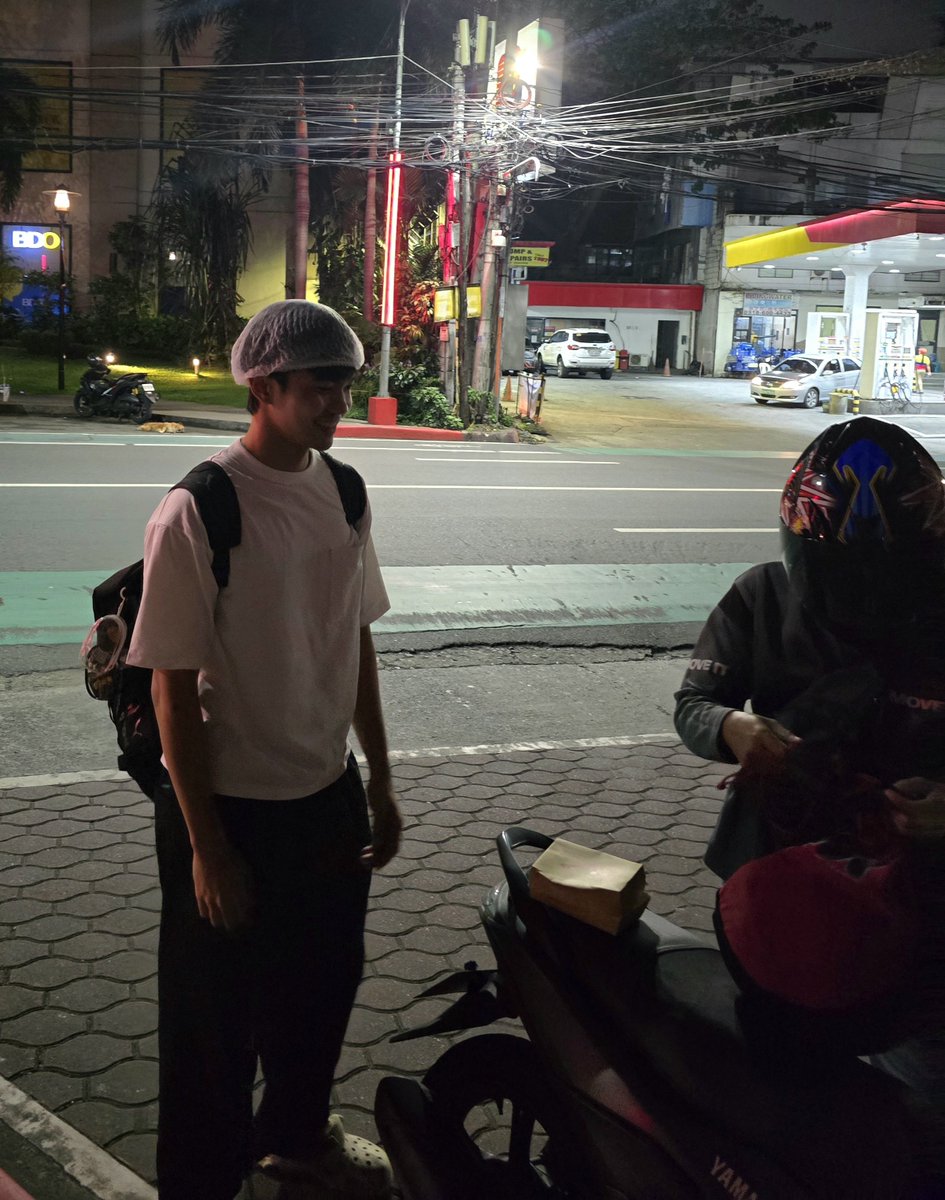 nagmomoveit ka pala idol