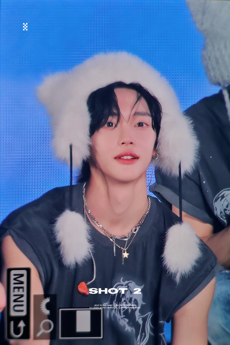 𝘚𝘩𝘰𝘵 2 tweet media