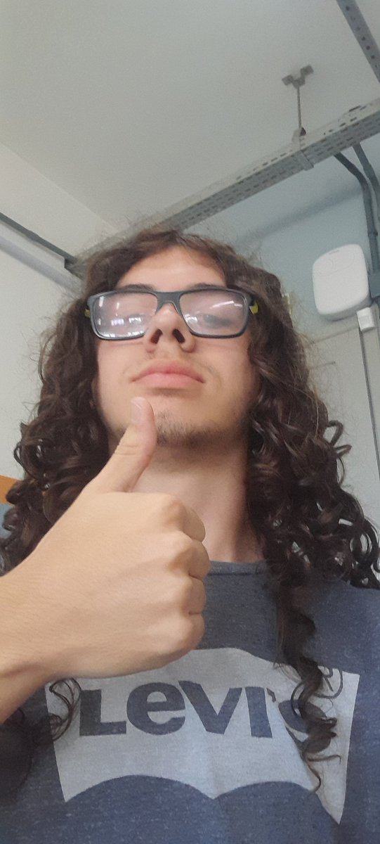 thay_ndst's tweet photo. Quando vc abre a sua galeria e descobre q seu celular foi roubado duas vezes e as duas vezes foram no xadrez  KAKSKSKSKKS https://t.co/OgrS2ZiuyF