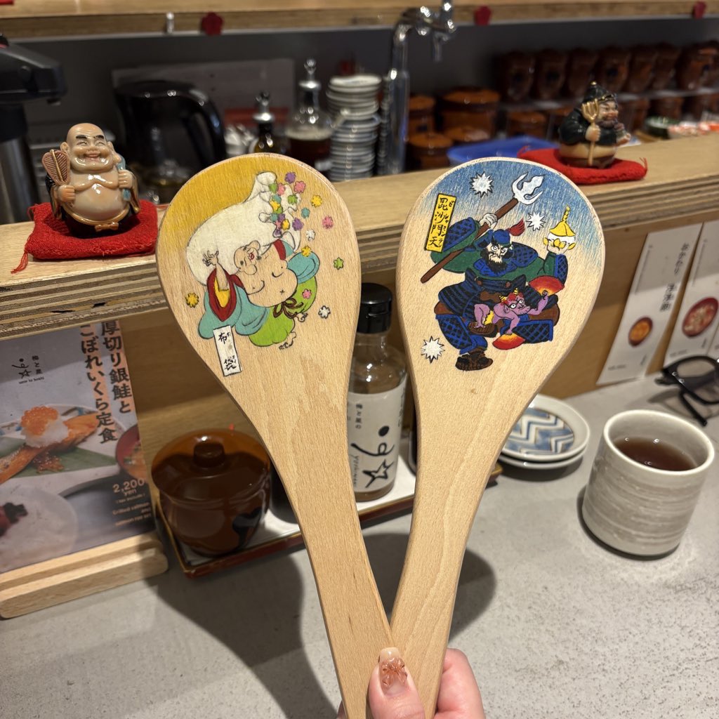 _mo__gu_'s tweet photo. おみくじでおかずが決まるランチ🍙 https://t.co/34Qi3pzhWe