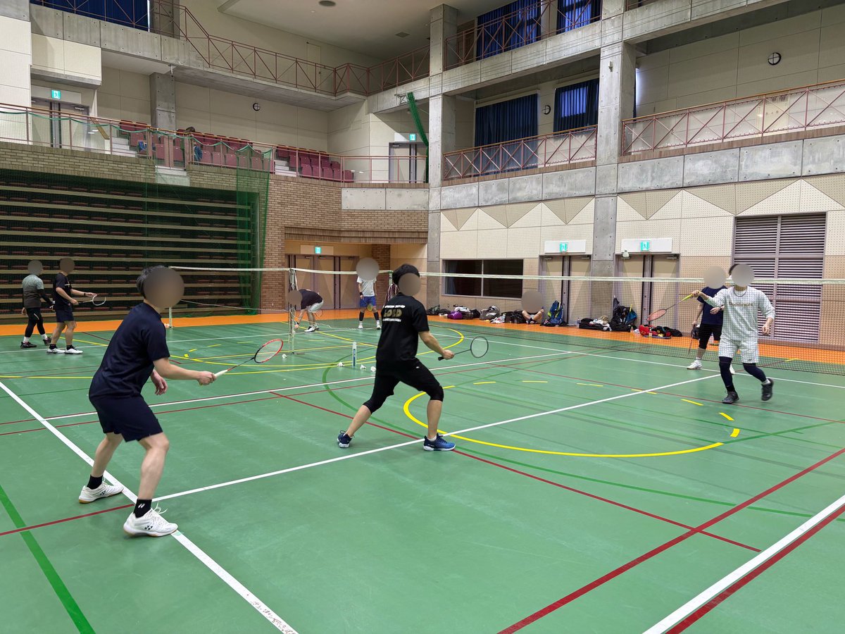 ygb2003's tweet photo. 今日はゲスト含めて11人の参加でした🏸
ゲームメインの練習で、汗はあまりかかなくても、疲れてきてからの、集中をきらさないように頑張りました💪
来週は練習お休みです🙇‍♂️ https://t.co/3Z1WqC8CcV