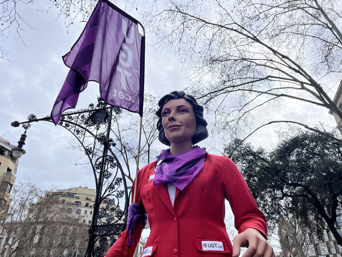 Avui #8M sortim als carrers ✊💜

Contra la bretxa salarial, les violències masclistes i les desigualtats que encara ens travessen. Si t’atabala el debat, imagina’t la realitat! 🗣

La lluita feminista continua avui i cada dia ✊ <a href="/XASIUGT/">XASI UGT</a>