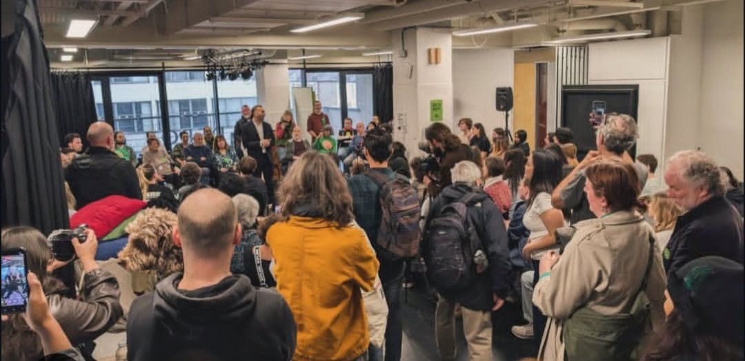ZackPolanski's tweet photo. So energised by our Saturday tour.

Four boroughs in one day - Southwark, Camden, Barnet and Haringey.

In every space: hundreds and hundreds of volunteers joining our Green Party, ready to make hope normal again.

Join us: https://t.co/Q27Jy5eX7z 💚🙌🏽 https://t.co/Ovg66lQczM