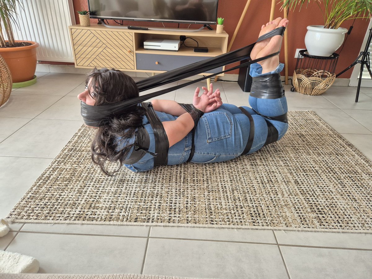 FrenchBondage tweet media