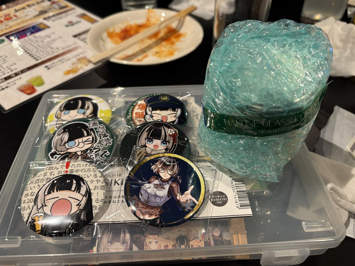 fes&amp;EXPO終了後のでん同士打ち上げオフ会のビンゴ大会で当たったよ。
缶バッジ6種セットとガラスの森美術館さんのジャム(白桃)
 #勝ったよらでんちゃん