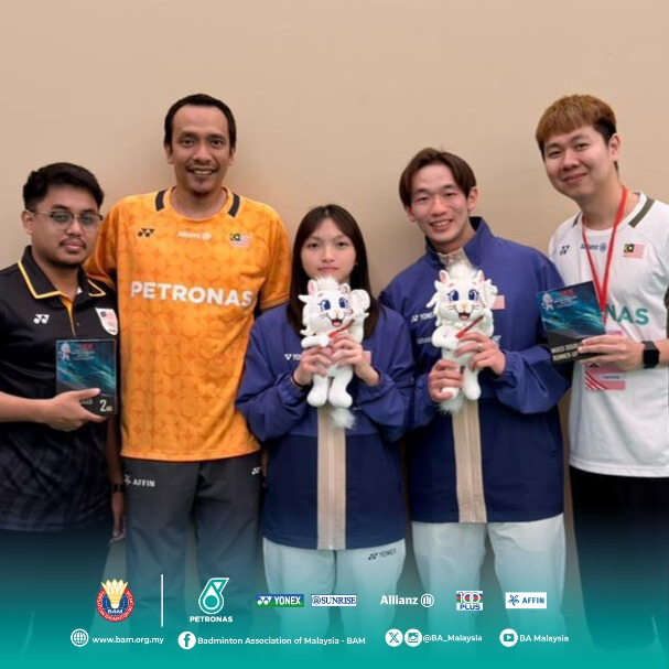 BA_Malaysia's tweet image. #SingaporeIS2026 

XD | FINAL

#INA 🇲🇨 Muhammad Al Farizi-Jessica Maya Rismawardani def. #MAS 🇲🇾 Loo Bing Kun-Noraqilah Maisarah Ramdan 21-14 21-23 21-12

⏱️45m

*Bing Kun–Maisarah mounted a strong fightback in the second set to force a decider, but the Indonesian pair held firm,