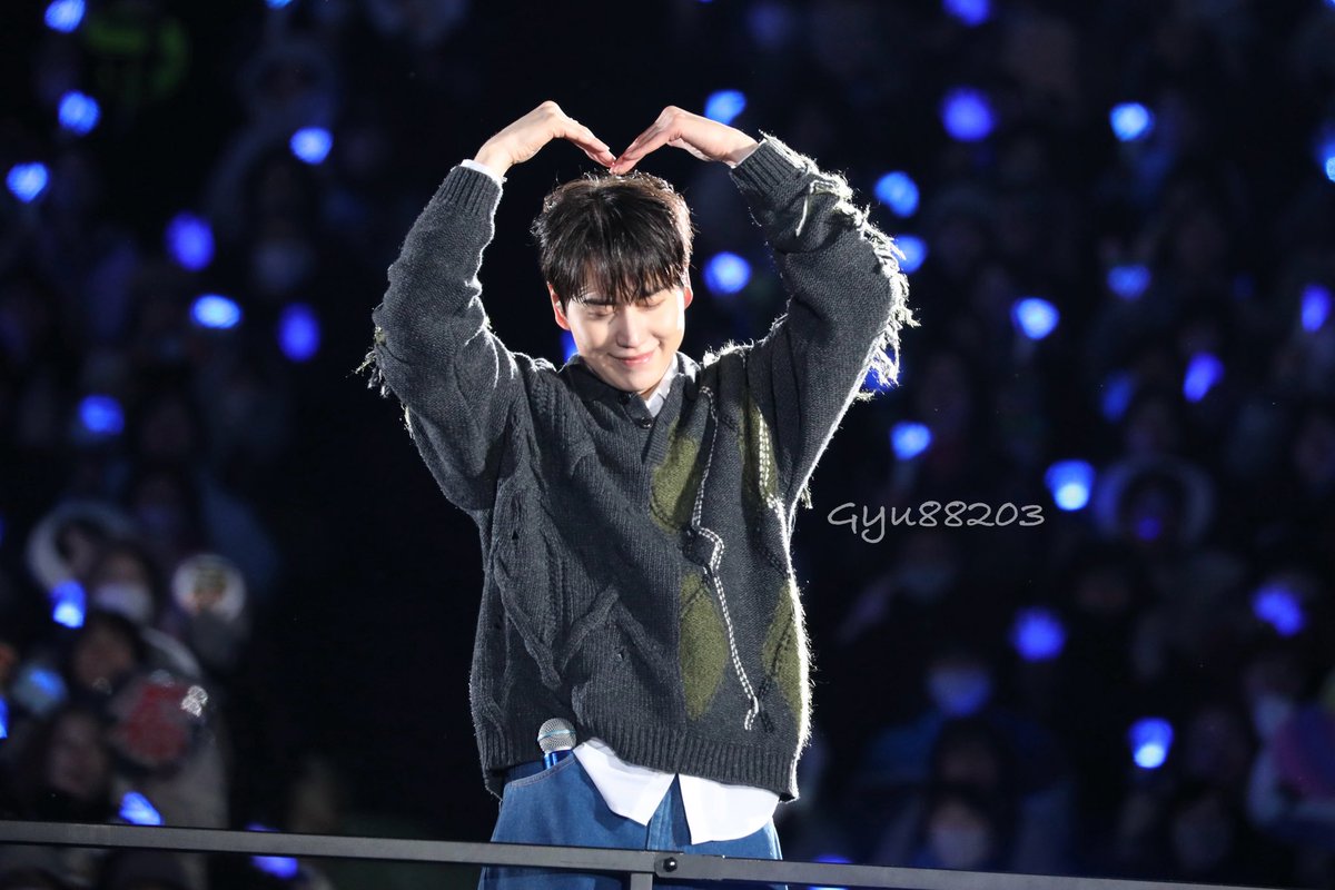Gyu88203 tweet media