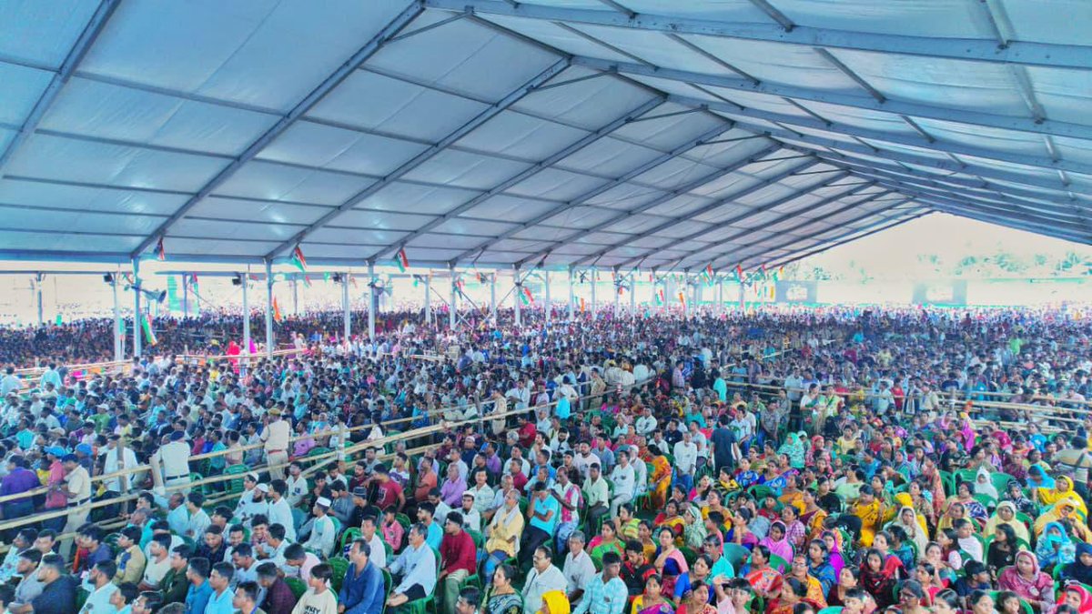 ABDigitalJoddha's tweet image. বাংলা-বিরোধীদের সভা আজ জনশূন্য, অথচ গোপীনাথপুরে জননেতা অভিষেক বন্দ্যোপাধ্যায়ের আহ্বানে জনজোয়ার। প্রমাণ হলো, যতই করো হামলা, আবার জিতবে বাংলা!

#AbhishekBanerjee #AbarJitbeBangla #PeoplePower #bycottBJP #AmiBanglarDigitalJoddha