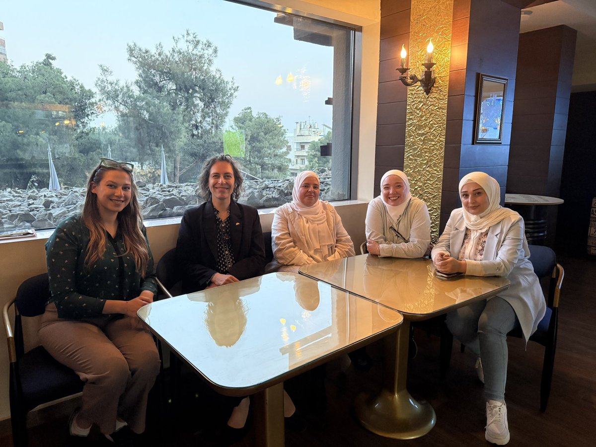 Ann Snow tweet media