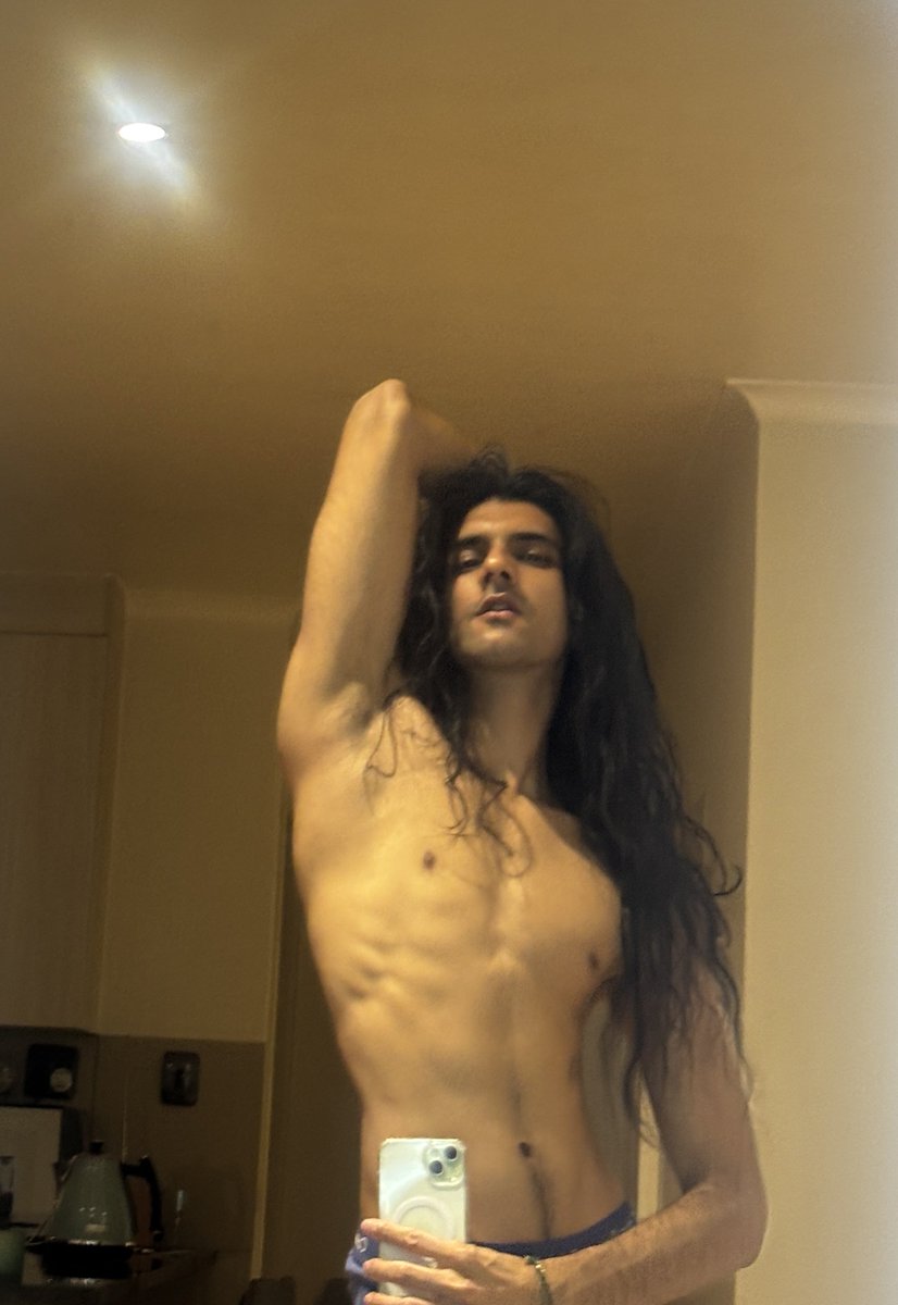 deimospremium's tweet photo. Can you touch on me and not call me after ? https://t.co/WvNXWhI949