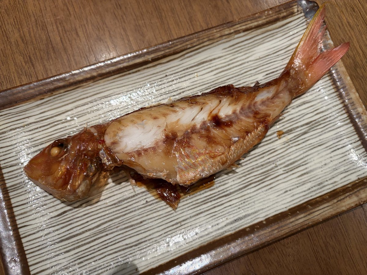 sa104n321's tweet photo. お誘いしてもらって、今日は湘南でクルージングと釣りを楽しんできました。素晴らしい天気で海からも富士山がくっきり。船酔いヤバかったけどw

なんとか息子が釣ってくれたイトヨリダイを持ち帰って煮魚にしてみた。

白身魚で脂はそんなにないけど、上品なお味で美味しくいただきました😋 https://t.co/A45Y5u3LKd