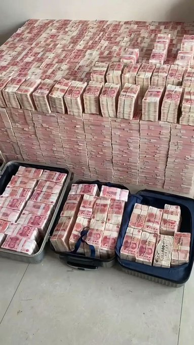 NitunParmar's tweet photo. 假如这些钱都是你的，你最想做的第一件事是什么？ https://t.co/SaPjZjN5vx