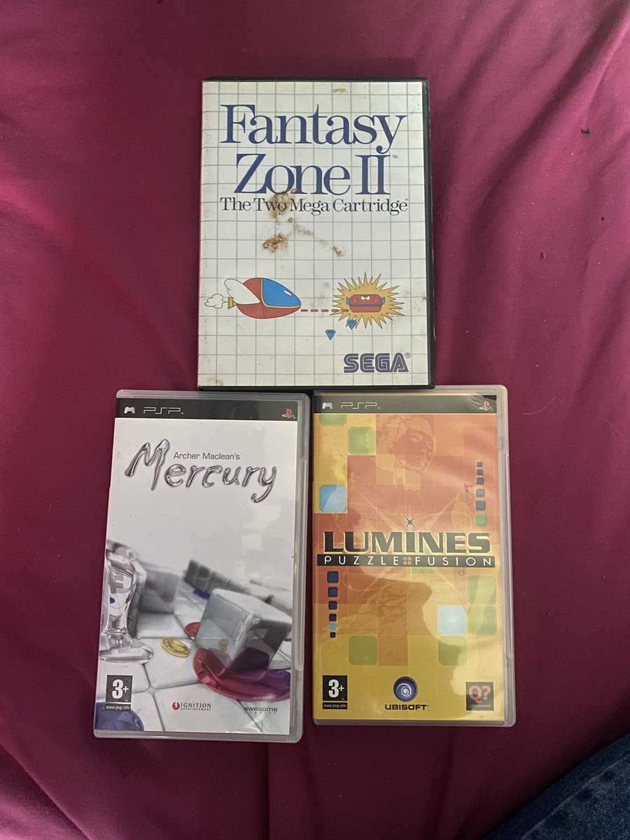 Philiprcrane1's tweet photo. Found these out in the wild today #Gaming #segamastersystem #sony #sonypsp https://t.co/p3PmnJhQtU