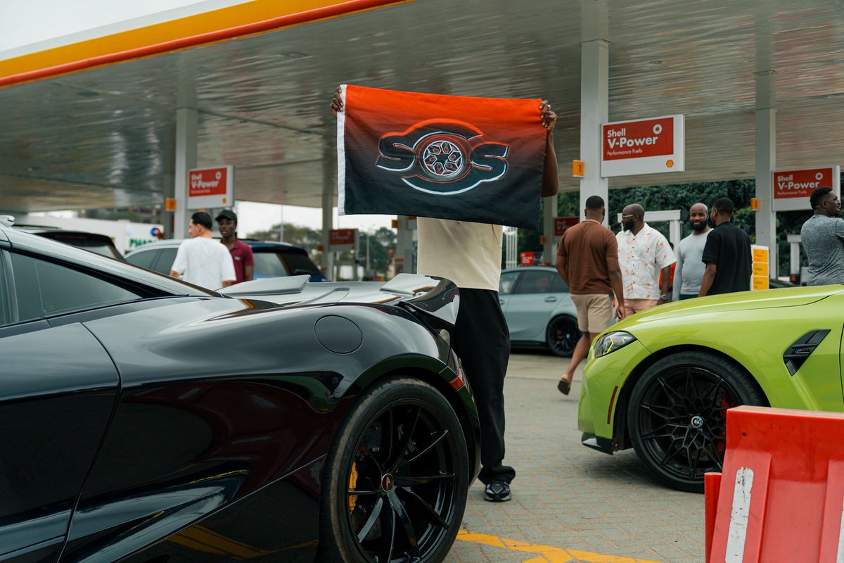 SupercarSpecGH's tweet photo. When speed met art literally! https://t.co/WRF6eMS6Wh