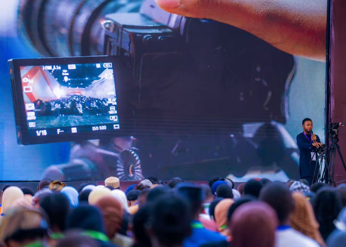 lens4good's tweet image. This session was never just about cameras.

It was about simplifying the creative process of the camera and showing that storytelling is possible for everyone.

Thanks to the amazing Damola shot it. 

#LensForGood #LensForGoodKwara
#LensForGoodWorkshop #visualstorytelling