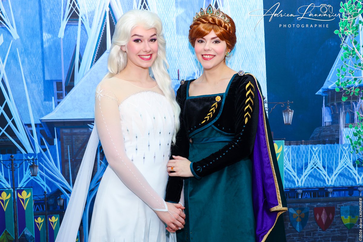 adrienlauwarier's tweet photo. ❄️ LE MONDE DE LA REINE DES NEIGES ❄️ 
J-21 Avant l'inauguration de Disney Adventure World et l'ouverture du Monde de La Reines des Neiges...💙❄️ 
Meet Elsa & Anna à Dreams 🌬️ 
#DisneyAdventureWorld ✨ #WorldOfFrozen ⛄️ #DisneylandParis 💫 #DisneyParks
📍Dreams, @DisneylandParis 

📸©2026 @adrienlauwarier