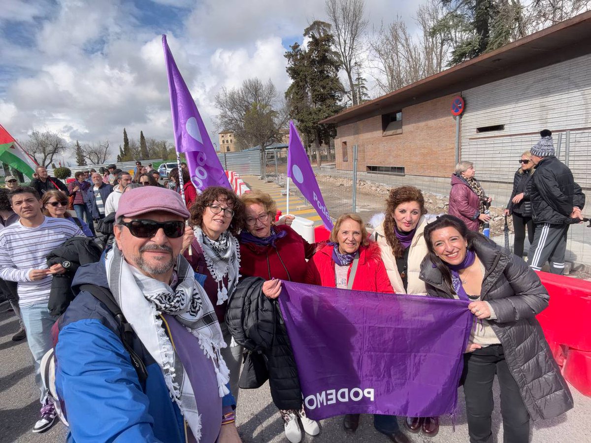 PodmxIllescas's tweet photo. ¡Desde #PodemosIllescas nos sumamos a las calles de Toledo con fuerza y determinación! 💜 Lo tenemos claro: Al fascismo lo paramos las feministas.
​Frente a sus pasos atrás, nosotras avanzamos juntas, diversas y organizadas. Ni un paso atrás. ✊💪
​#8M #Toledo  #NiUnaMenos https://t.co/eDp2MJsCkI