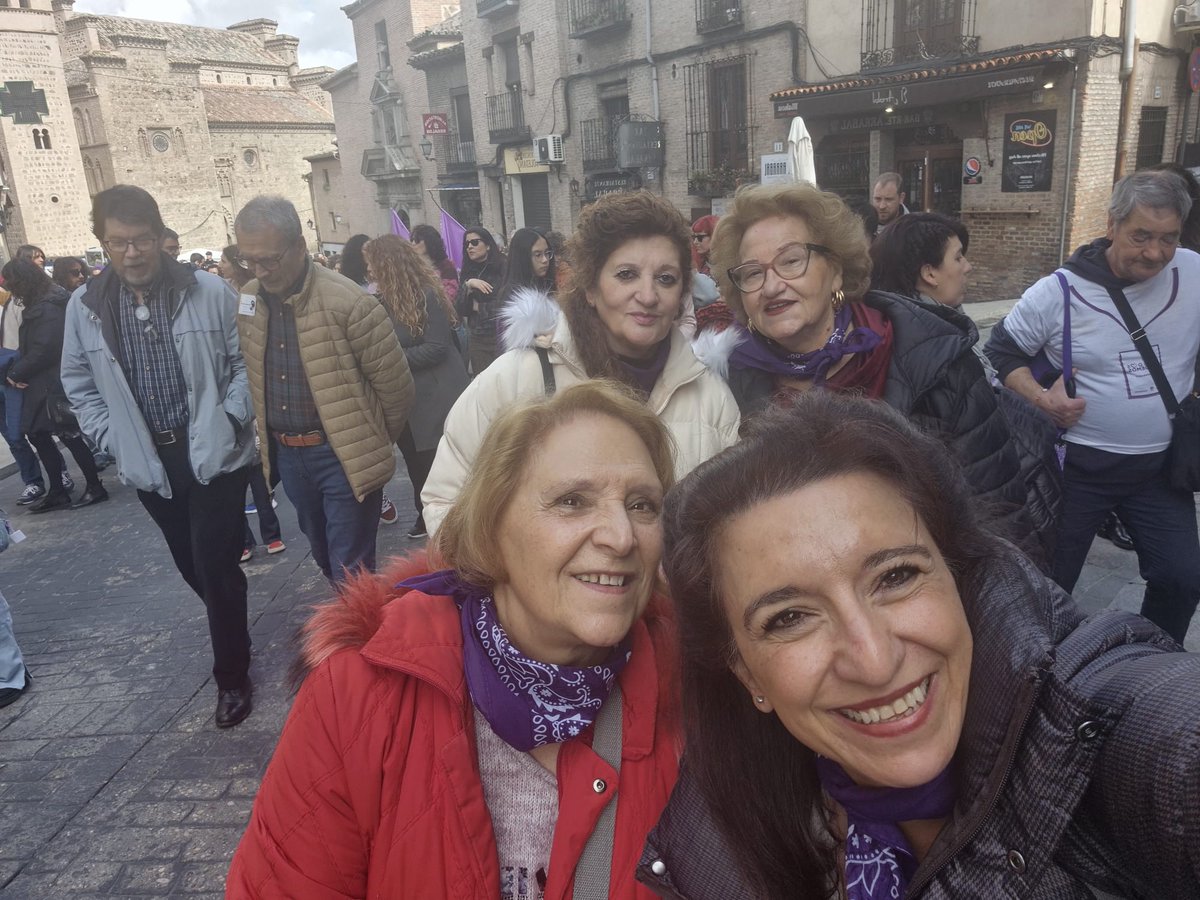 PodmxIllescas's tweet photo. ¡Desde #PodemosIllescas nos sumamos a las calles de Toledo con fuerza y determinación! 💜 Lo tenemos claro: Al fascismo lo paramos las feministas.
​Frente a sus pasos atrás, nosotras avanzamos juntas, diversas y organizadas. Ni un paso atrás. ✊💪
​#8M #Toledo  #NiUnaMenos https://t.co/eDp2MJsCkI