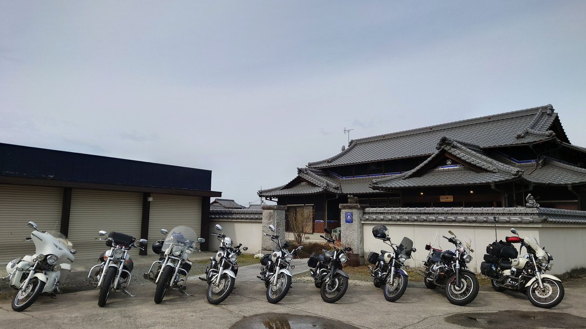 l5dPyedHE1l3Ks7's tweet photo. DragStar owners ツーリング‼️🏍️✨
ドラスタのイベントはお初‼️
お誘いいただいて感謝🤗
また新たな🏍️繋がりにワクワクが止まらない🤣
カフェもお初☕
一度来てみたかった😆
#DSOC
#三豊base https://t.co/sX5UyXjbju