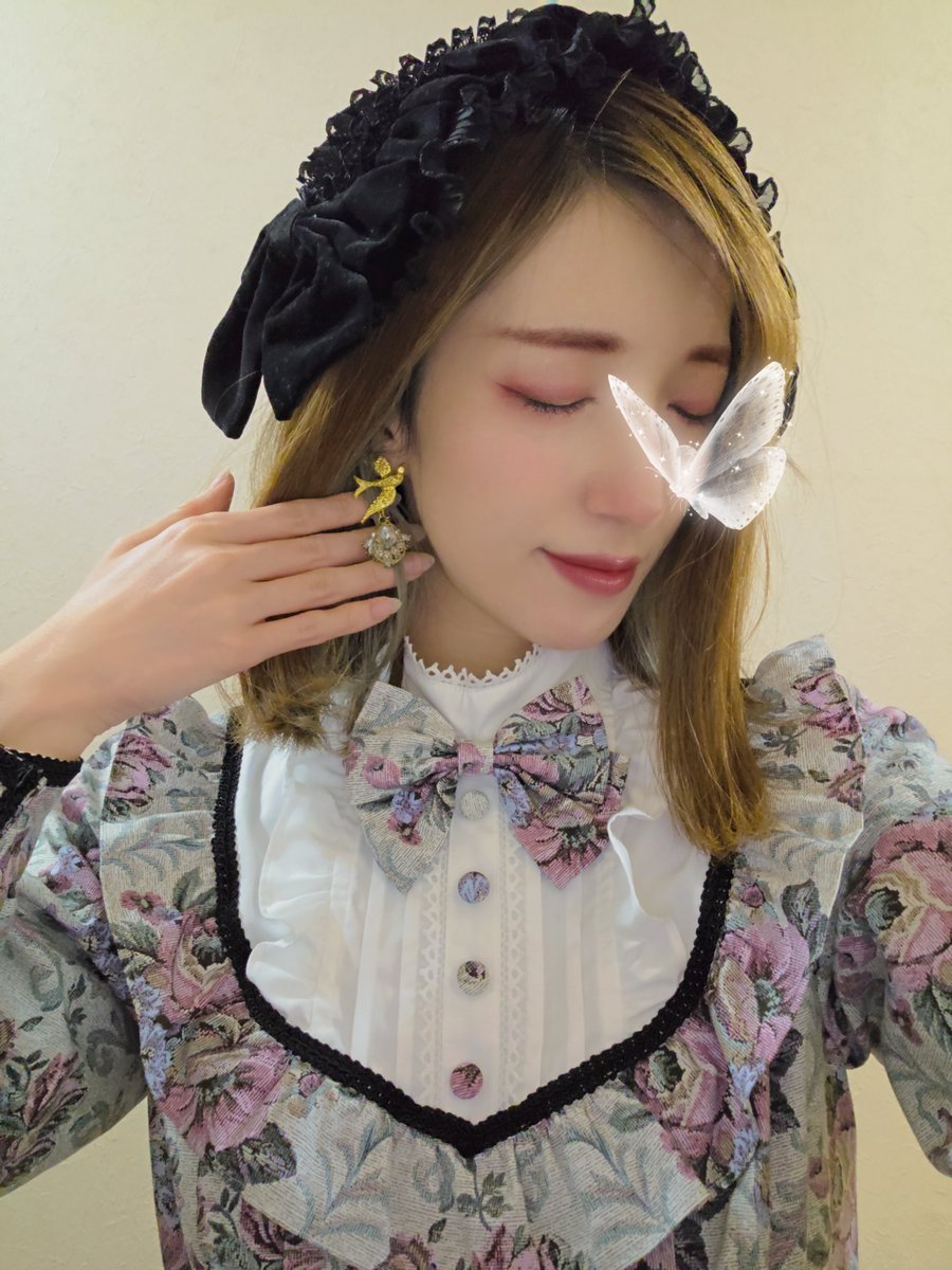 kinoharui_LILAC's tweet photo. やっと着られた憧れのアンジュール！

お洋服 #DreamingDrop 様（#どみどろふれんず）
ヘドレ #Reizend 様
ピアス #EULALIA 様
バッグ #limboussole 様（#バルドゥリスト）

お靴 MODO

春依のお洋服 https://t.co/6HPuvmmSU2