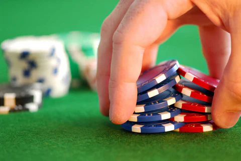permarhino's tweet photo. Stacking Poker Chips

Have you ever shuffled two stacks of poker chips by perfectly interleaving them, one chip from each stack at a time?
If you keep repeating that same shuffle, how long does it take before the chips return to their original order?
The answer is much stranger than you might expect.

If you have no idea what I'm talking about: https://t.co/DwL0YuoExt