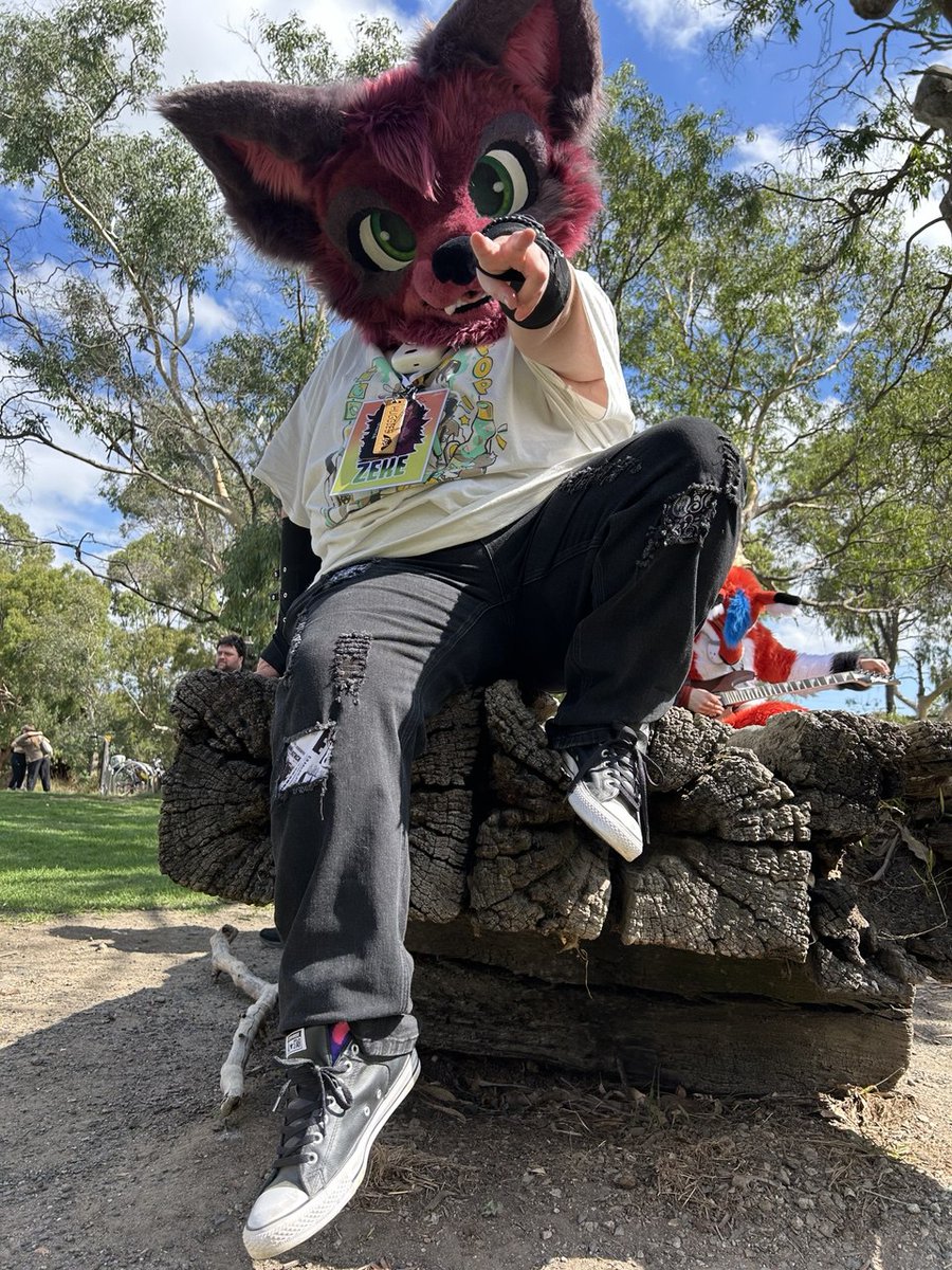 ZekeTheWerewolf tweet media