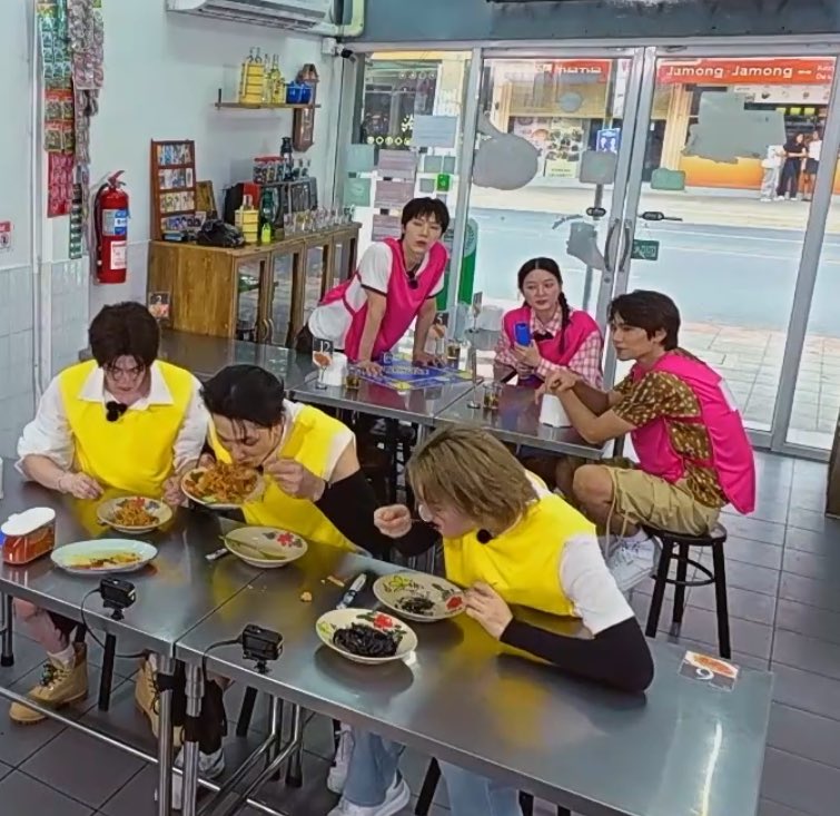 ไทยแท้ล์มีใบขอใส่ใจด่วยกั๊บพี่5555555555555555555

#RunningManTHEP3 #RunningManTHxTEN
#เตนล์