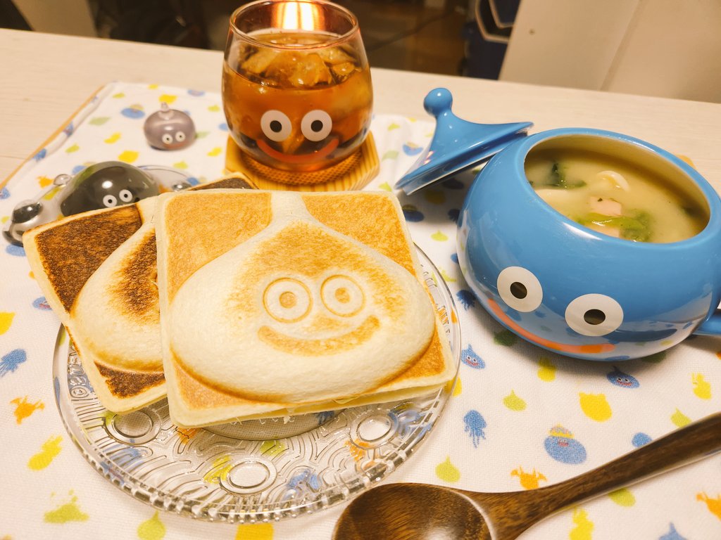 ランチパックをスライムホットサンドメーカーで焼くとサイズピッタリって知ってました？
#ドラクエクッキング