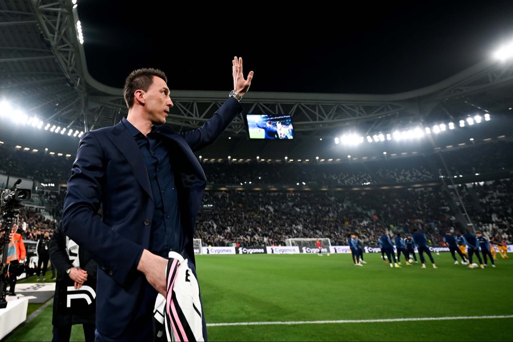 Thank you for the amazing welcome yesterday 🫶🏼

I’m proud of the years I spent here, fighting for this shirt and sharing unforgettable moments with all of you 🏆

This club and these fans 
will always have a special place in my heart.

Grazie, Bianconeri.  Per sempre uno di voi