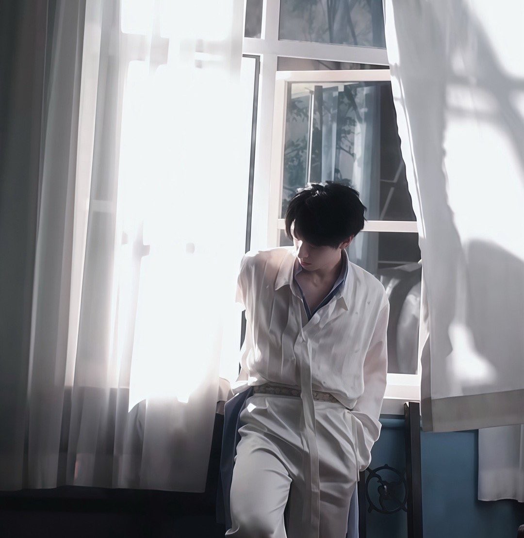 alwayswith22x's tweet image. [#TOP登陆少年 Weibo Update]

เมื่อม้าหมุนหยุดลง พวกเราก็จะได้แอบย้อนกลับไปเป็นเด็กอีกครั้งหนึ่ง 🎠💭

#จูจื้อซิน