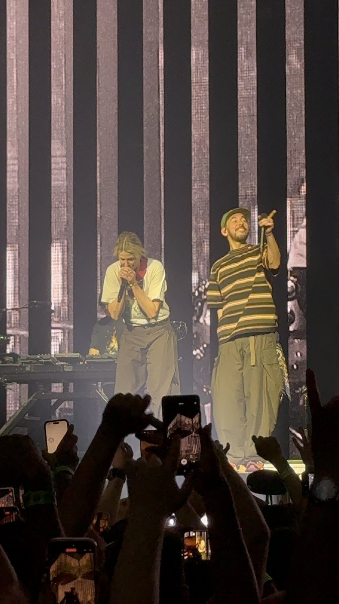 Con ✌️ tweet media