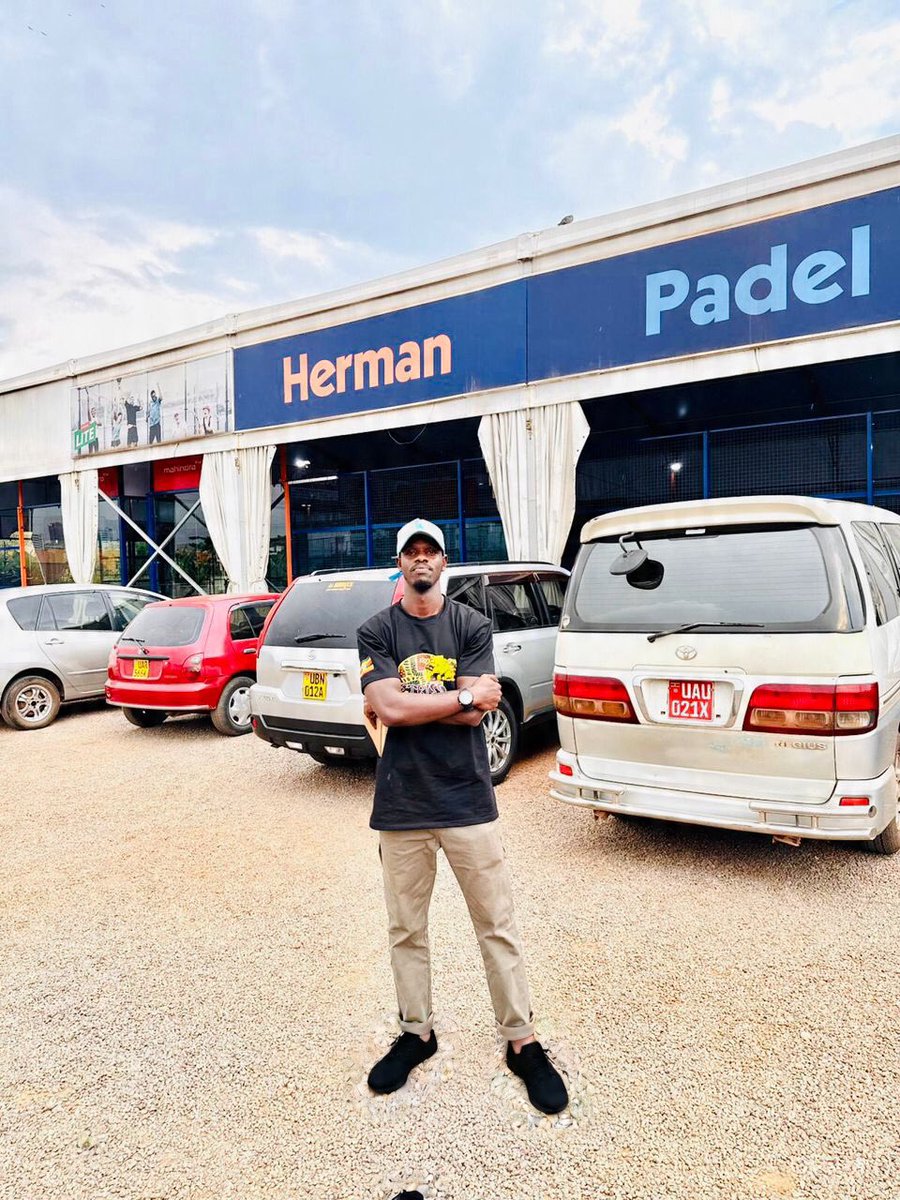 01Semu's tweet photo. Can I be your Tour Guide Driver?🇺🇬🇰🇪🇹🇿🇷🇼🇧🇮🦍📍 https://t.co/2aQTbQwz1n