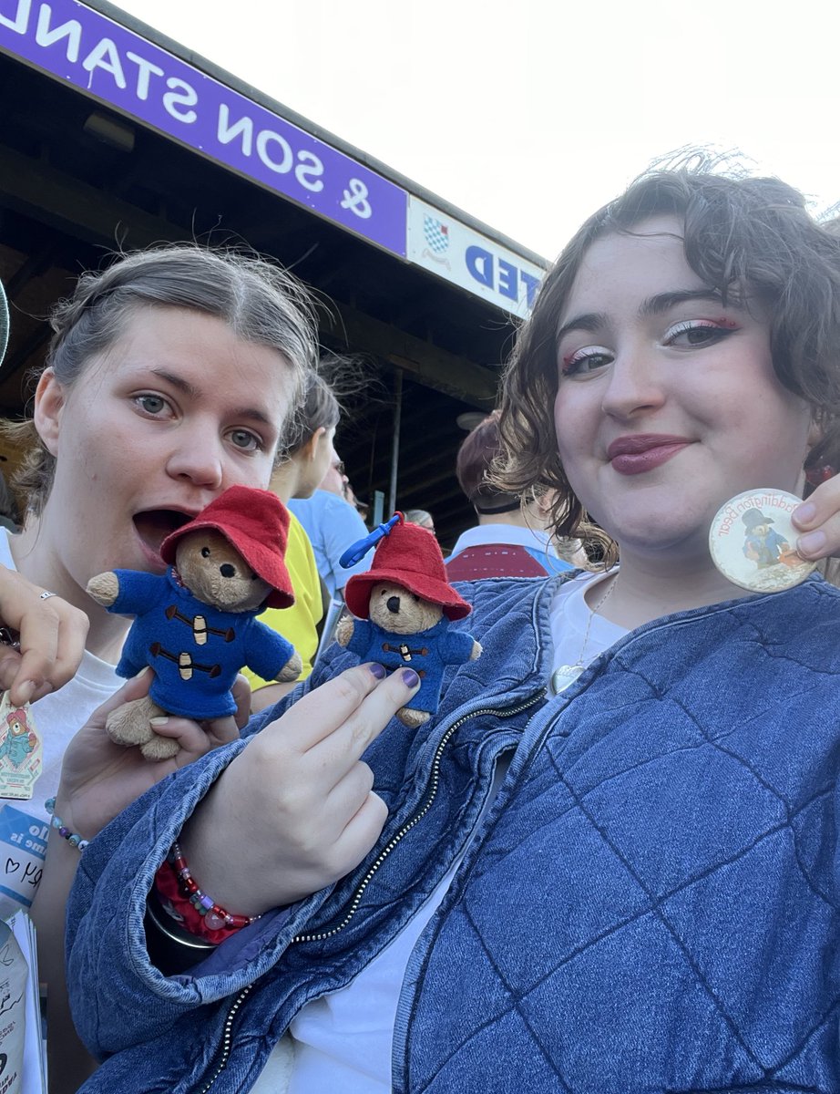 bid / rey 💌 tweet media