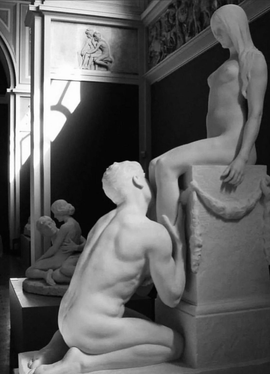 Lady Midday👑👠💸 tweet media