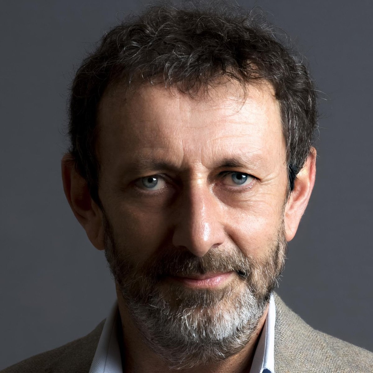 İtalyan gazeteci Michele Serra:

“Amerikalılar çok şanslıdır, çünkü özgürlük götürmek için nereye giderlerse gitsinler petrol buluyorlar.”