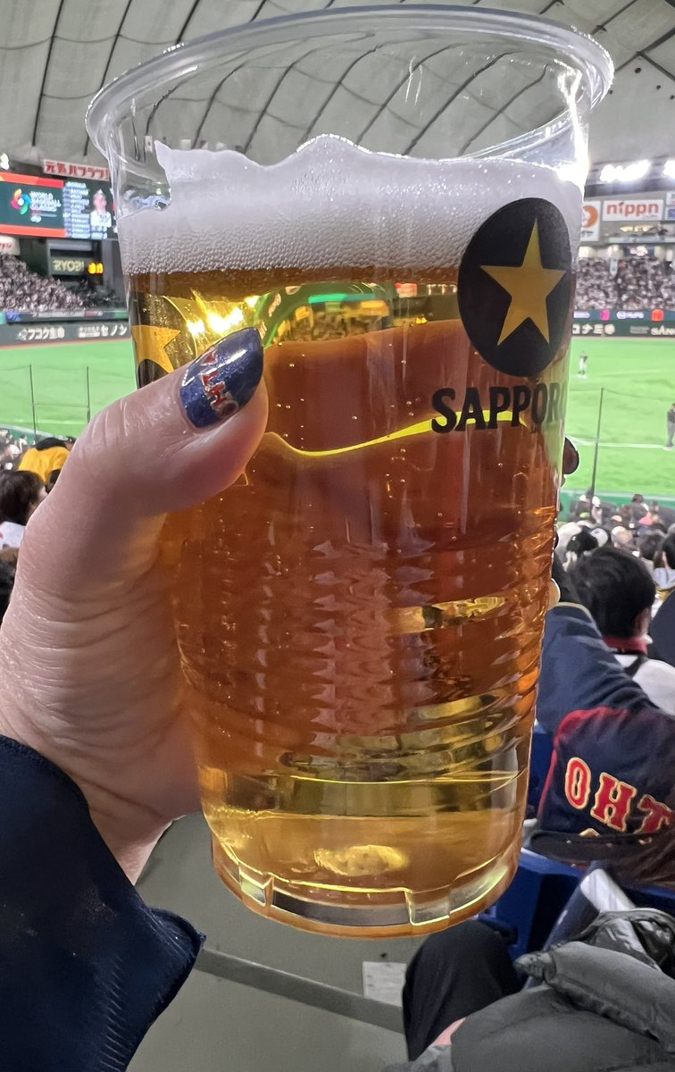 あたいが悪いんじゃないねん。かわええ🍺売りのお姉さんが今日はもう終わりなんですぅっていうからさあ！
さあ!逆点するよおぉ
#キメろ侍JAPAN