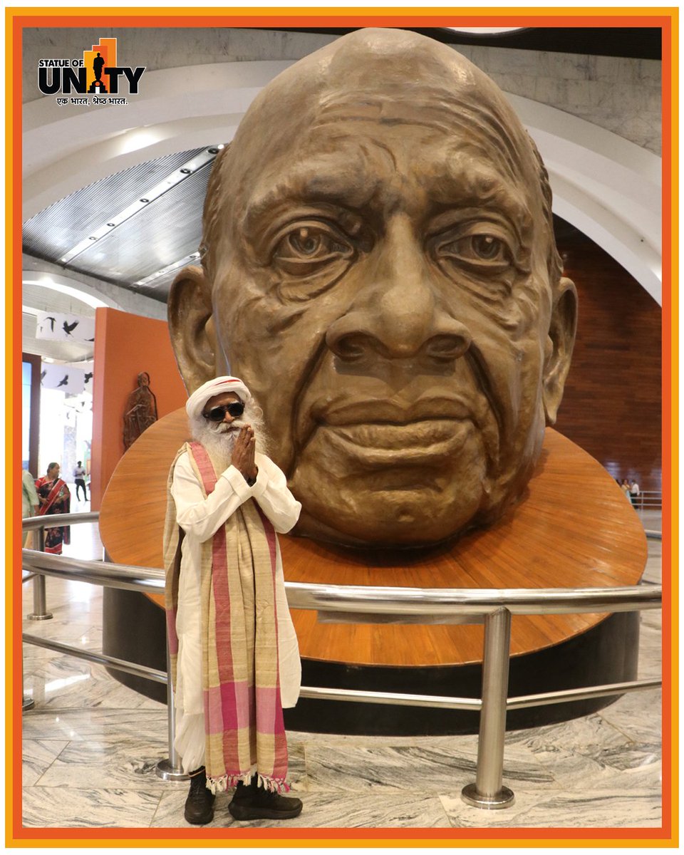 souindia's tweet photo. World-renowned Indian spiritual leader and founder of the Isha Foundation, Shri Sadhguru Jaggi Vasudev ji, became the esteemed guest of Ekta Nagar and visited the iconic Statue of Unity, the tallest statue in the world. 

#ShriSadhguru #Sadhguru #IshaFoundation #EktaNagar #StatueOfUnity.

@SadhguruJV @ishafoundation @PMOIndia @narendramodi @CMOGuj @Bhupendrapbjp @sanghaviharsh @InfoGujarat @GujaratTourism @MukeshPuri26