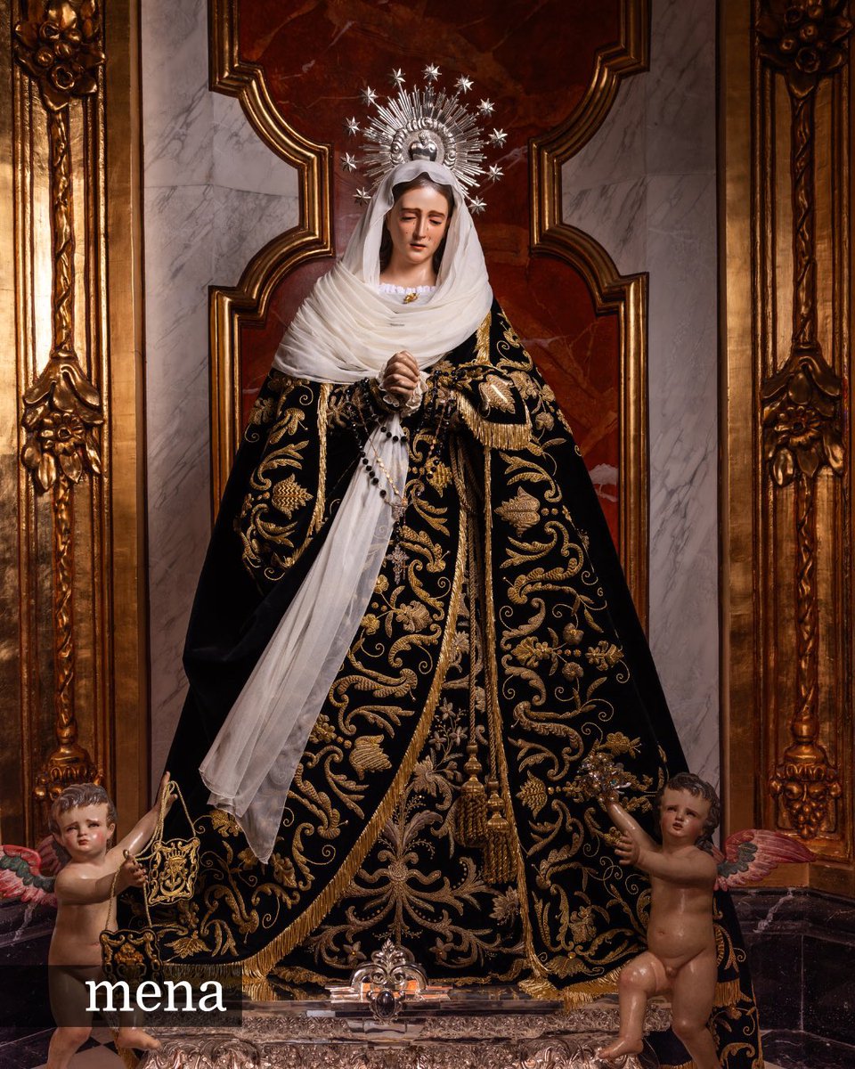 AlvaroCano__'s tweet photo. Recupero tweet: la Soledad de Mena es como la octava maravilla del mundo.

¡Qué barbaridad de Virgen y cómo le favorece esa vestimenta! https://t.co/WnUT6l4xZ0