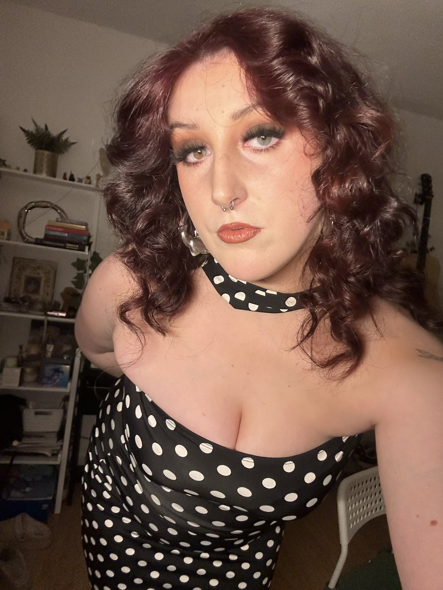 antichristtk's tweet photo. happy international women’s day, you piggies better treat me today as it’s obviously deserved 💋 #findom #finsub #paypig #spoonspig #spoonsslave #paypiggy #brat #domme https://t.co/ACHgiJudJ8