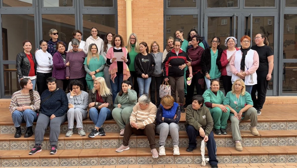 APACV's tweet photo. Nos sumamos al Día Internacional de la Mujer con la lectura de un manifiesto junto a profesionales y mujeres con autismo del Centro. Reafirmamos nuestro compromiso con la igualdad real, la autodeterminación y la participación de todas las mujeres. https://t.co/QYAQv0AVhA https://t.co/iZIYSc853M