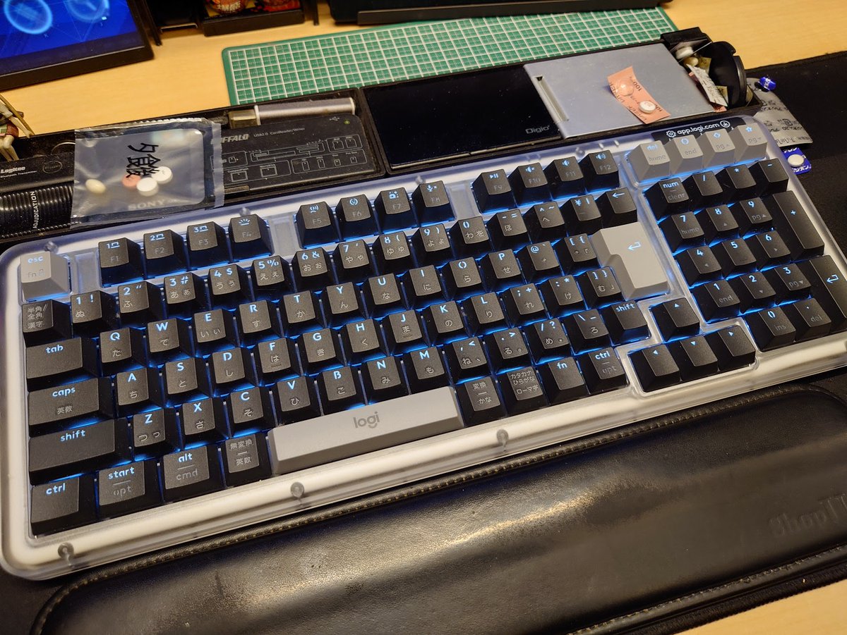 kyounasu's tweet photo. 超久しぶりにメインのキーボードとマウスを交換
キーボードは #AltoKeysK98MGR
マウスは #MXmaster4
交換前は #MXmaster3 に #DRTCKB102UBK を使っていまし��
ダーマのは日本語配列に無駄なキーが無くて使いやすかったんですが、さすがに10年以上使ってると怪しいキーが出てきました
#ロジクール https://t.co/zKkEnd489n