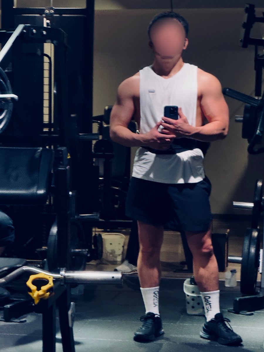 Junfitlog's tweet photo. なんかめちゃくちゃ肩幅盛れた。

#workout  #筋トレ #筋トレ男子  #筋トレ好きと繋がりたい #gym https://t.co/mrCCWNyOi1