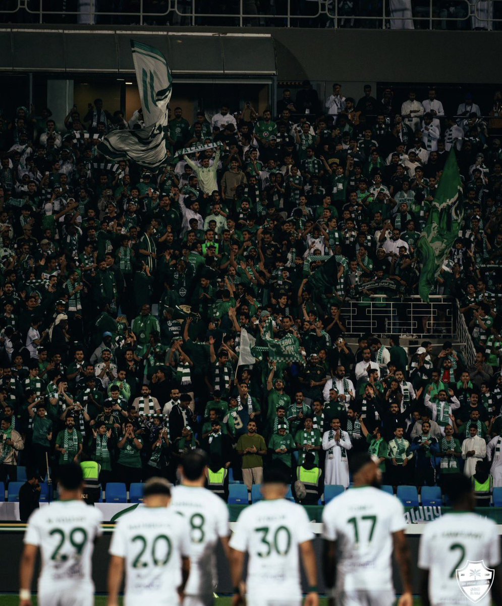 الدار لاهلها … والسيادة لكبيرها الاهلي. 

الاهلي يلعب  … والاتحاد يتعب .

الاهلي مدرسة للأخلاق والتربية. 

الاهلي في الغربية  …. لوحده ديربي … 

انتهى زمن الديربي… سطوة سنيين .

مسكين الوضيع …يبغى ينافس الكبير.