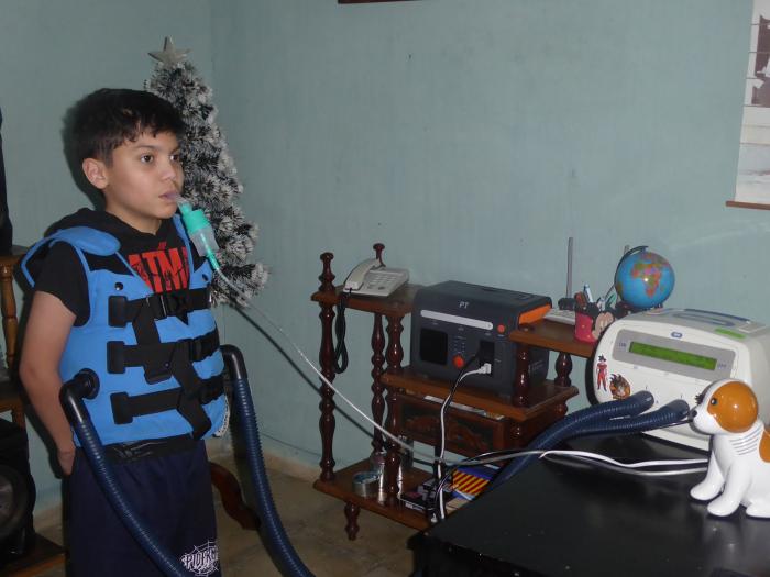 ⚡️☀️🏘️ǀ Ante el complejo escenario energético que enfrenta el país, la filial granmense de la Empresa de Telecomunicaciones Copextel instala sistemas fotovoltaicos autónomos en hogares de niños con severas discapacidades motrices y enfermedades de base.