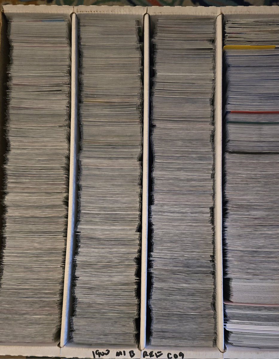 akscardsand's tweet image. Did anyone else get nearly 2000 refractors in the mail this weekend?

👀👀👀

Quite a Saturday.....keep your eyes out for my first #stacksale later this month where all of these (and far more) will be available.

Team collectors, player collectors and set collectors will want to