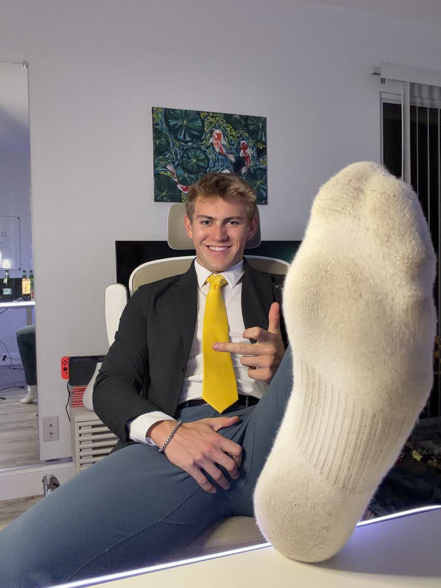 BestSockMasters's tweet photo. MasterOfTheDay (7thth March)
Yesterday favourite #Footmasters are:
1st- @masterjock7 - 137❤️🎉
2nd- @OhanLandon -106❤️
3rd- @MasterDegen7 - 45❤️
4th- @SeanMaster - 43❤️
just some fun.This is based off ❤️ on tweets. Please note, ❤️ may change
4 out of 6 https://t.co/jOno7gqEFE
