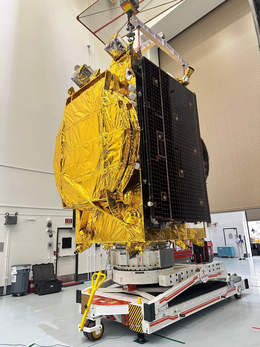 Lukas C. H. 🌑 tweet media