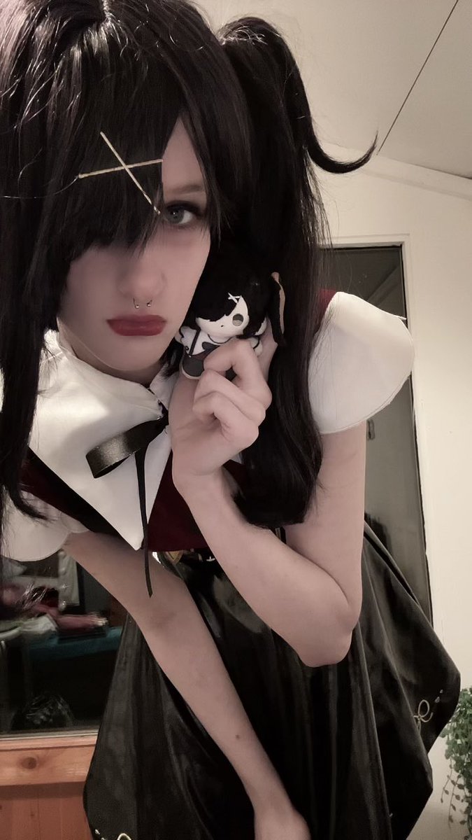 aamonsonline's tweet photo. The glow up is insane!!! Only a years difference too 🥹

#nso #NEEDY_GIRL_OVERDOSE #ame #amechan #cosplay #needystreameroverload https://t.co/PXoNddF2Vs