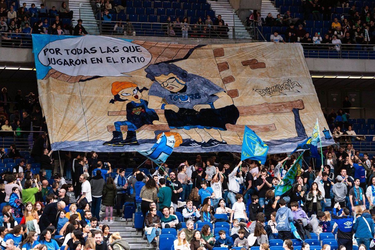 DemenciaEstu's tweet photo. Hoy 8M, Día de la Mujer Trabajadora, en la (D)emencia nos acordamos de todas aquellas que jugaron en el patio.
Sigamos reivindicando el baloncesto femenino y la lucha de la mujer trabajadora. https://t.co/RHxWLkQprl